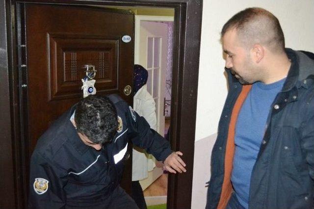 Hırsız Kapıyı Kilitleyince Evine Giremedi 1