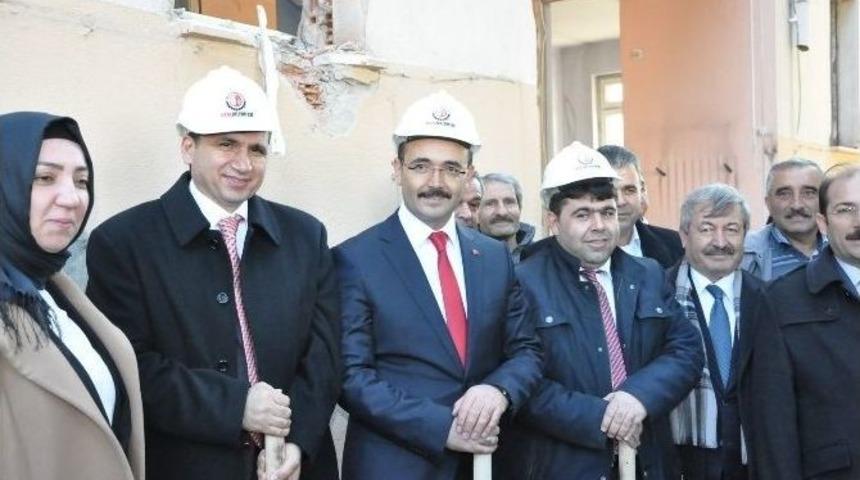 Uşak&rsquo;ta Kent Park&rsquo;ta İlk Yıkım Ger&ccedil;ekleşti