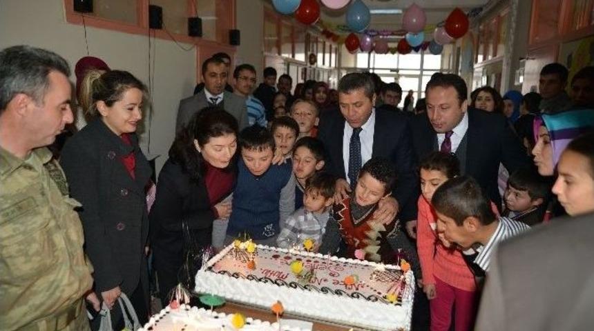 Engellilere Doğum G&uuml;n&uuml; Kutlaması