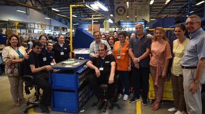 &Ouml;zel Gen&ccedil;ler Fabrikada İşbaşı Yaptı