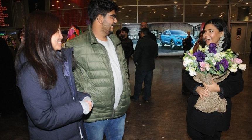 Myanmar&rsquo;da G&ouml;zaltına Alınan Trt World Ekibi T&uuml;rkiye&rsquo;ye Geldi