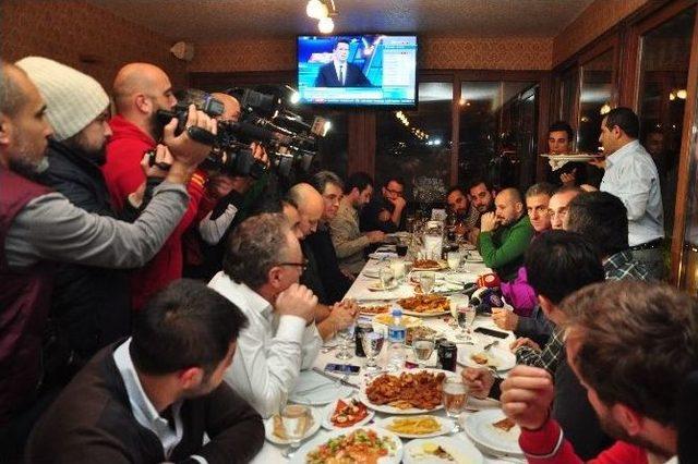 Hamzaoğlu Ve Albayrak Gazetecilerle Yemekte Buluştu 1