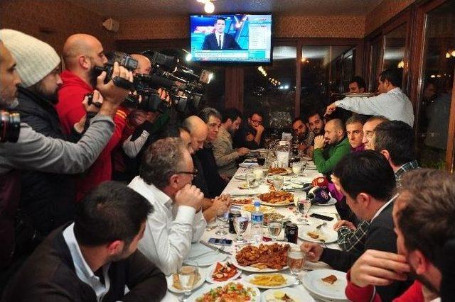 Hamzaoğlu Ve Albayrak Gazetecilerle Yemekte Buluştu 2