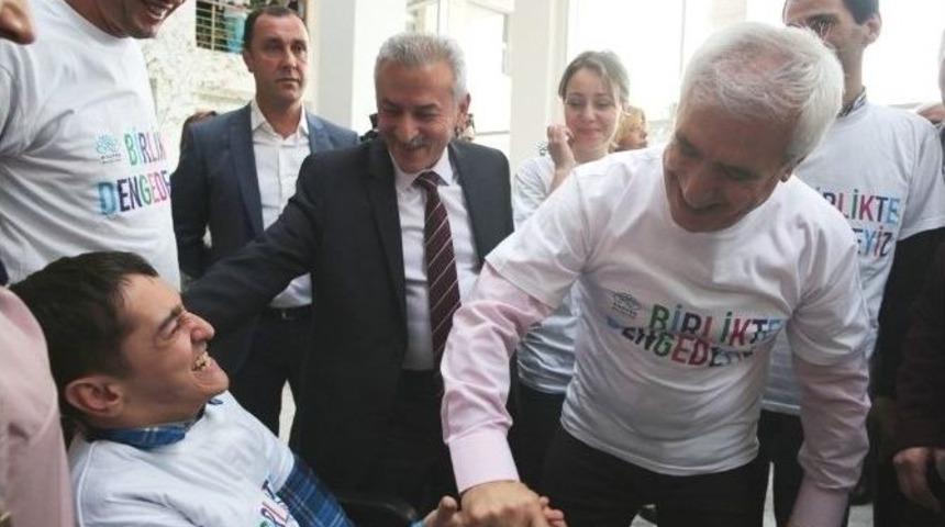 Nil&uuml;fer&rsquo;de Renkli Engelliler G&uuml;n&uuml; Kutlaması