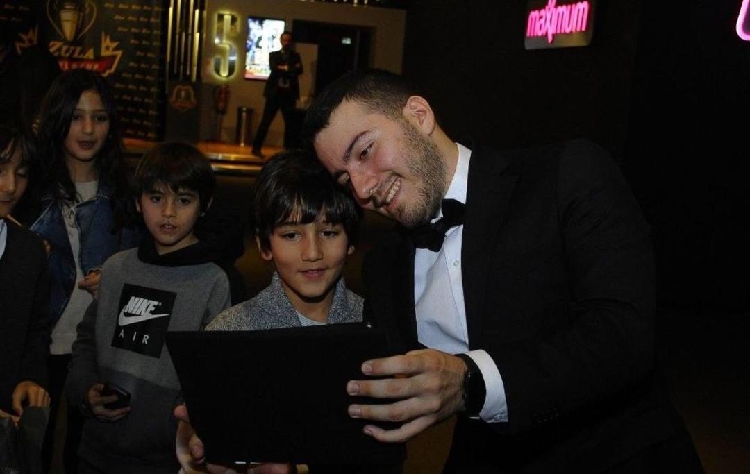 Enes Batur Hayranları Galaya Yoğun İlgi G&ouml;sterdi