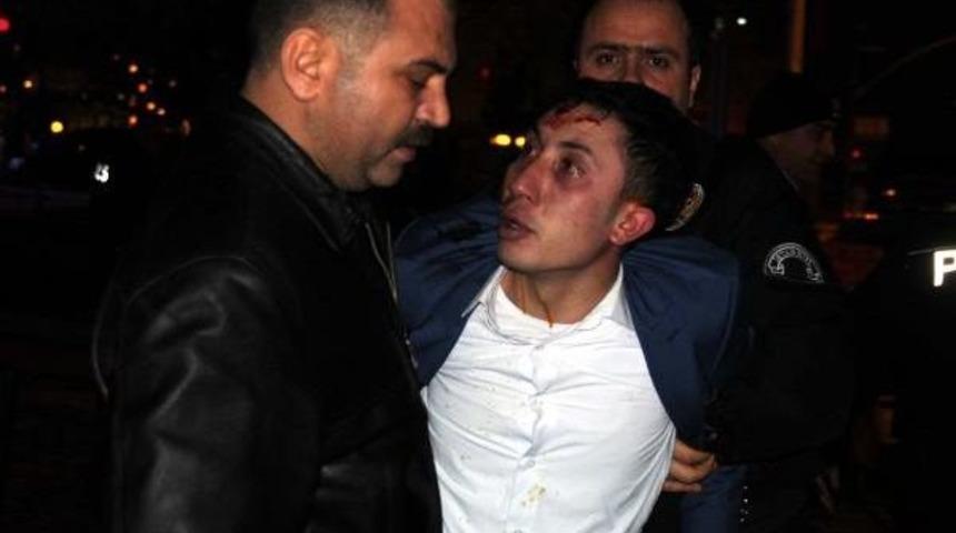 Konserde 'masaya G&uuml;l Atma' Kavgası: 5 Yaralı