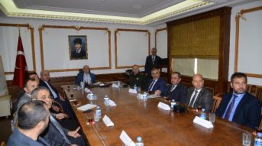 Vali Necati Şent&uuml;rk: &ldquo;sporda Şiddet &Ouml;nlenmeli Sporda Ahlaka &Ouml;nem Verilmeli&rdquo;