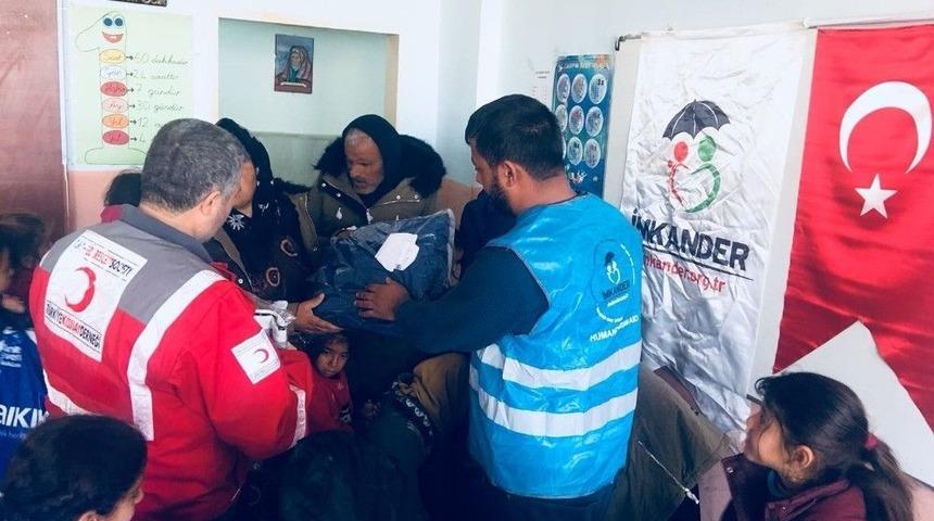 Kırsalda Eğitim G&ouml;ren &Ouml;ğrencilere Kıyafet Yardımı