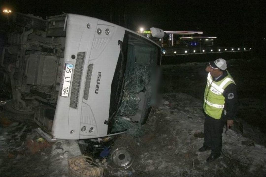 Diyarbakır&rsquo;da Trafik Kazası 1 &Ouml;l&uuml; 12 Yaralı