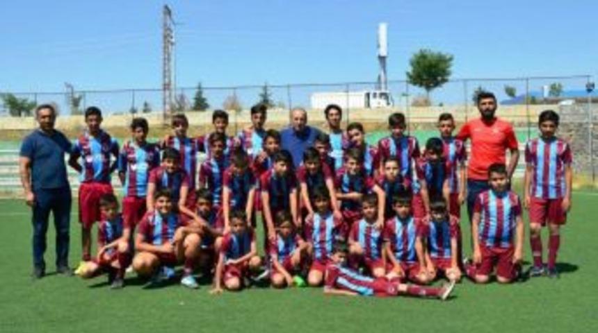 Trabzonspor Futbol Okulları Koordinatörü Necati Özçağlayan Erciş’te