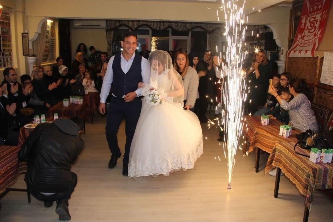 Engelli &Ccedil;ift Evlilik Yolunda Da B&uuml;t&uuml;n Engelleri Aştı