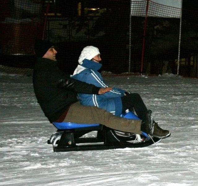 (özel Haber) Uludağ’da Gece Kayak Şov 1
