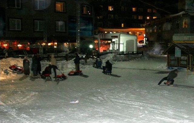 (özel Haber) Uludağ’da Gece Kayak Şov