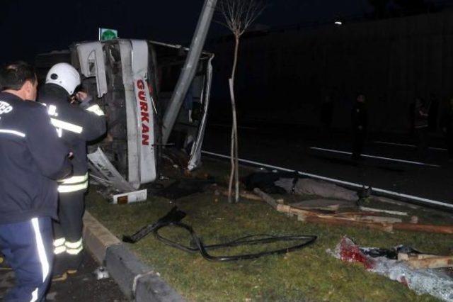 Gaziantep'te işçi servisi devrildi: ölü ve yaralılar var (2)