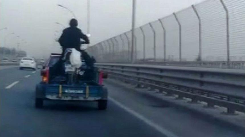 &Ccedil;evreyolunda İlgin&ccedil; G&ouml;r&uuml;nt&uuml;