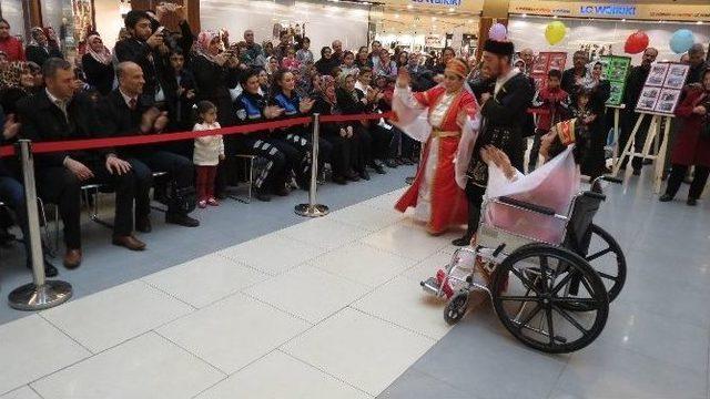 Engellilerden &Ouml;zel G&ouml;steri 1