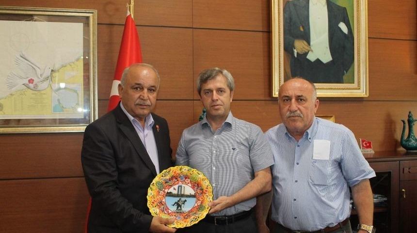 Vali Çınar’a Çanakkale’den Gelen Hediyeleri Verdiler