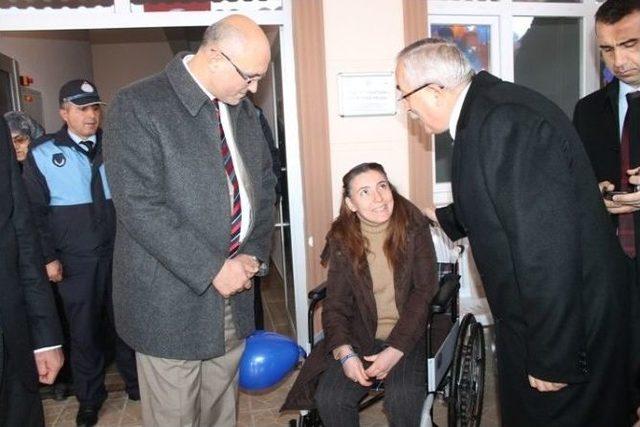 Engellilere Tekerlekli Sandalye Hediyesi 2