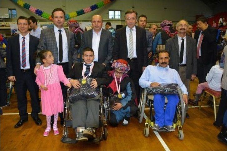 Engelliler Gösterileri İle Engellerini Kaldırdı G5