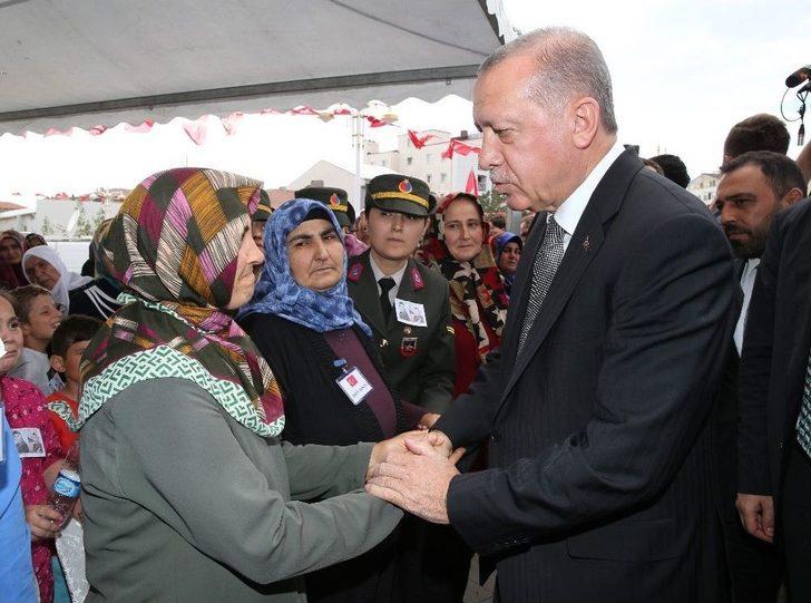 Cumhurbaşkanı Erdoğan, Şehit Anne Ve Bebeğinin Cenaze Töreninde G2