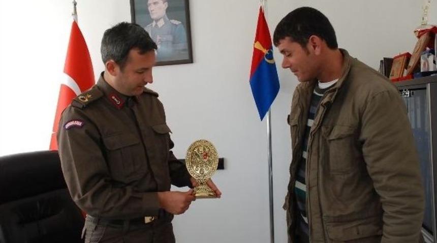 Didim 75 Gençlik’ten İlçe Jandarma Komutanı Akgün’e Ziyaret