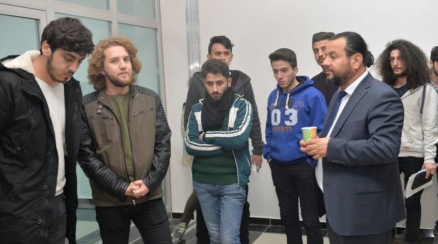 &Uuml;niversite &Ouml;ğrencilerine Soğuk Kış G&uuml;n&uuml;nde Sıcak &Ccedil;orba