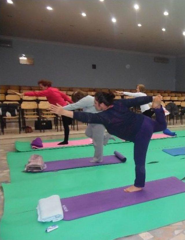 Trakya&rsquo;da Bir İlk: &Ccedil;orlu Halk Eğitim Merkezi Yoga Kursu A&ccedil;tı 2