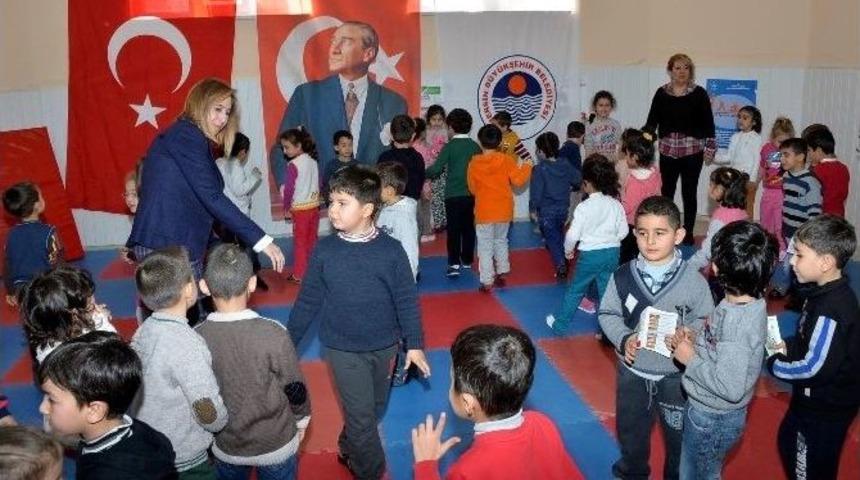 Anaokulu &Ouml;ğrencileri Eğlenerek Sağlıklı Yaşam Dersi Aldı