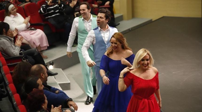 &rsquo;kadın Aklı, Erkek Aklı&rsquo; Marmaris&rsquo;te Sahnelendi