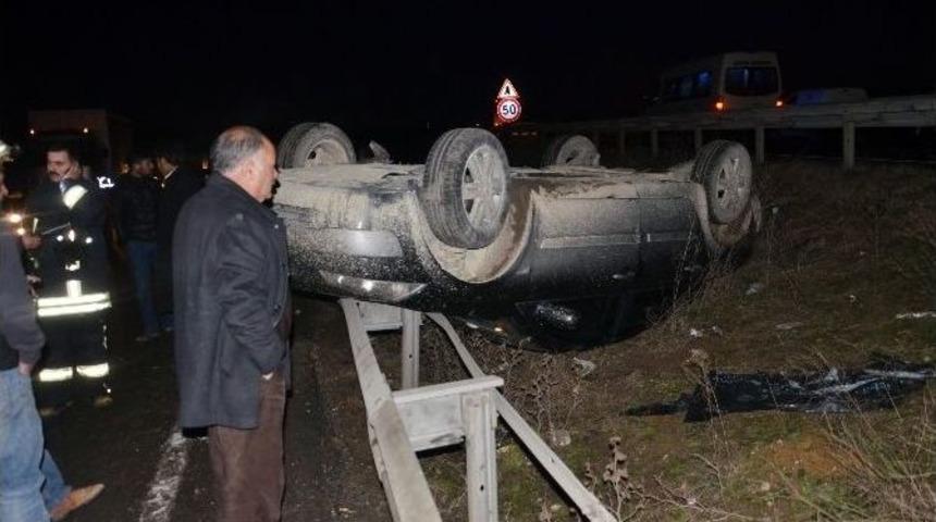 Bariyerlerin Arasına Sıkışan Araçtan Sağ Çıktı