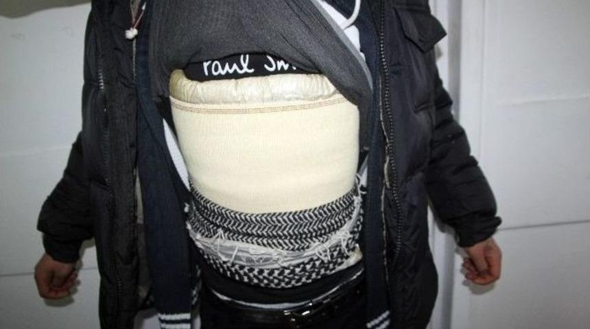 Karın Ve Beline Sardığı 2 Kilo Esrarla Yakalandı