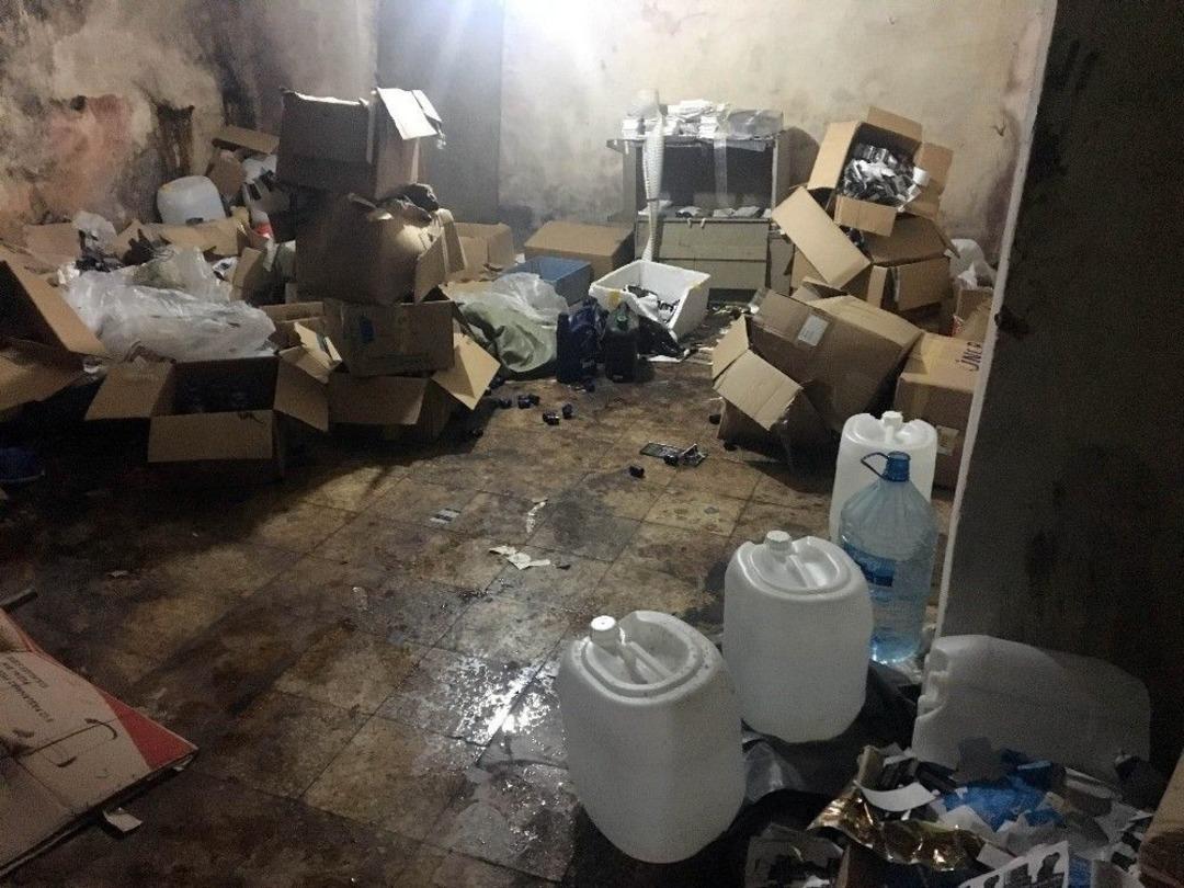 Kale Gibi Korunan Sahte İ&ccedil;ki İmalathanesinde Operasyon