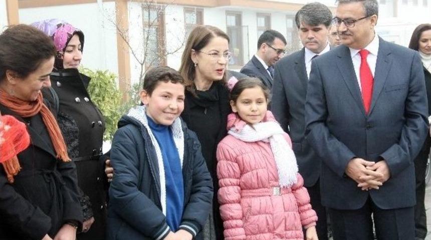 Bakan İslam: &ldquo;biz Devletin Şefkat Eliyiz&rdquo;