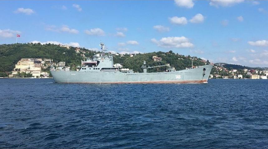 Rus Savaş Gemisi İstanbul Boğazı&rsquo;ndan Ge&ccedil;ti