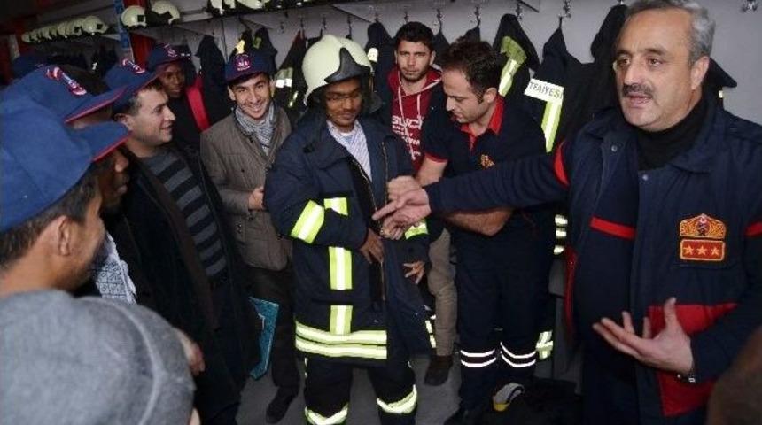 Yabancı &Ouml;ğrenciler G&ouml;n&uuml;ll&uuml; İtfaiyeci Oldu