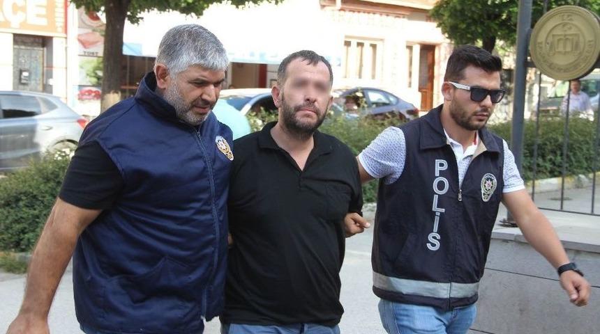 70 Yaşındaki Adamı Darp Eden Ş&uuml;phelilerden Biri Teslim Oldu