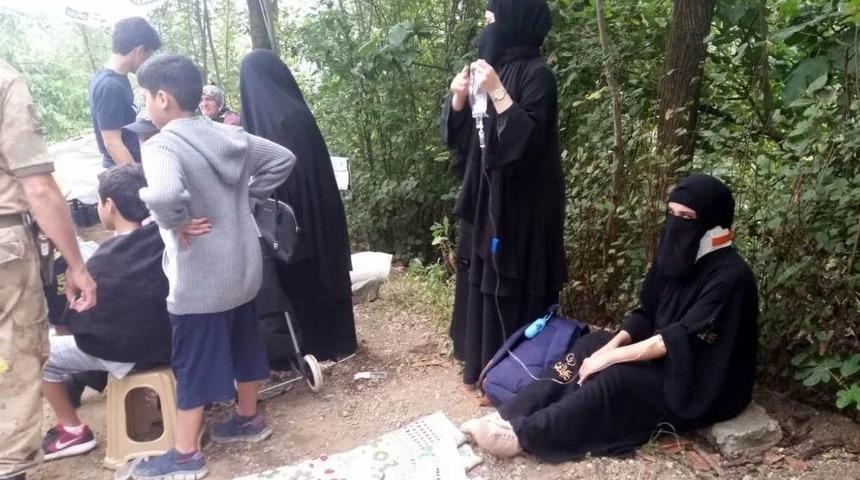 Turistleri Taşıyan Minib&uuml;s Duvara &Ccedil;arptı: 17 Yaralı