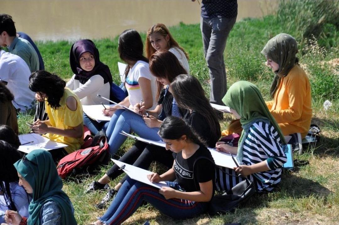 Tarihi Mekanlar Karakaleme &Ccedil;izildi