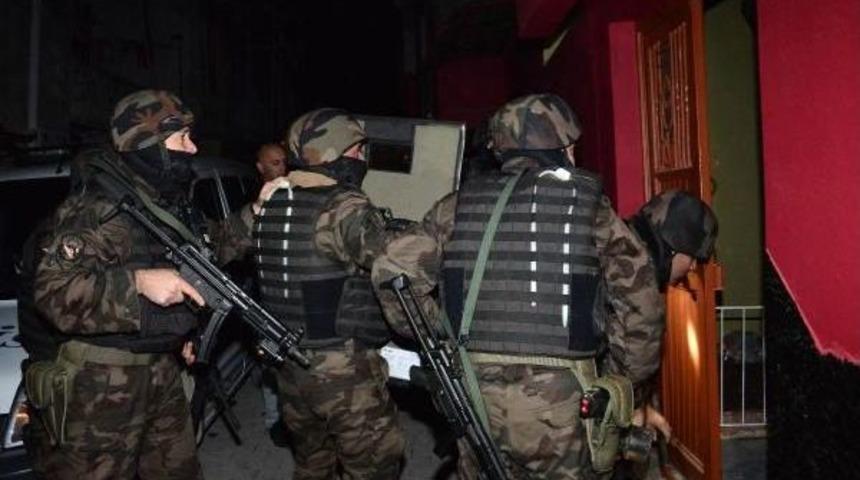 Adana'da şafak vakti uyuştrucu operasyonu