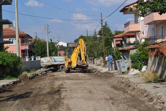 Şuhut’ta Çevre Düzenleme Çalışmaları Devam Ediyor