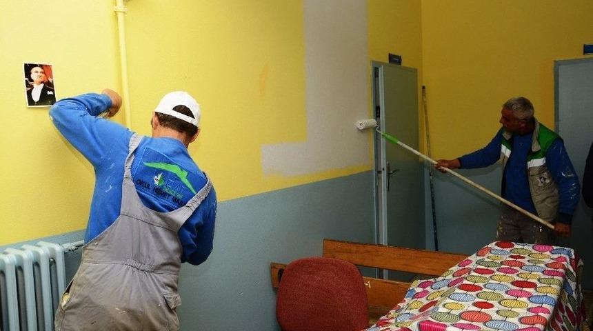 İzmit Belediyesi&rsquo;nden Okullara Destek Eli