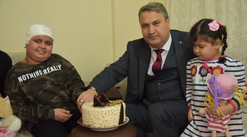 Başkan &Ccedil;er&ccedil;i&rsquo;den Sıla&rsquo;ya Doğum G&uuml;n&uuml; S&uuml;rprizi