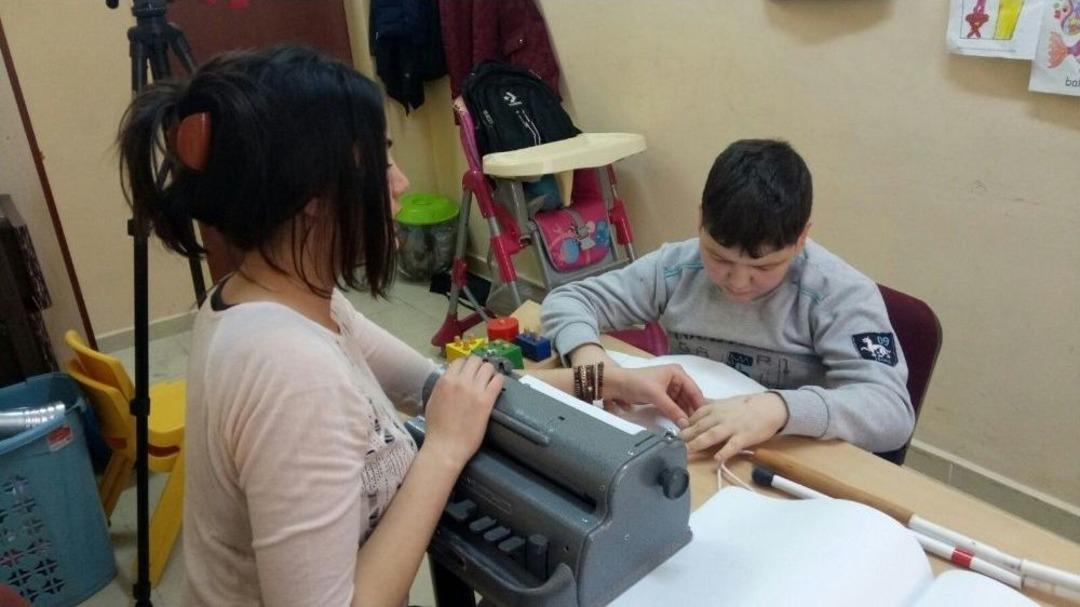 (&ouml;zel Haber) Eli &Ouml;p&uuml;lesi &Ouml;ğretmen