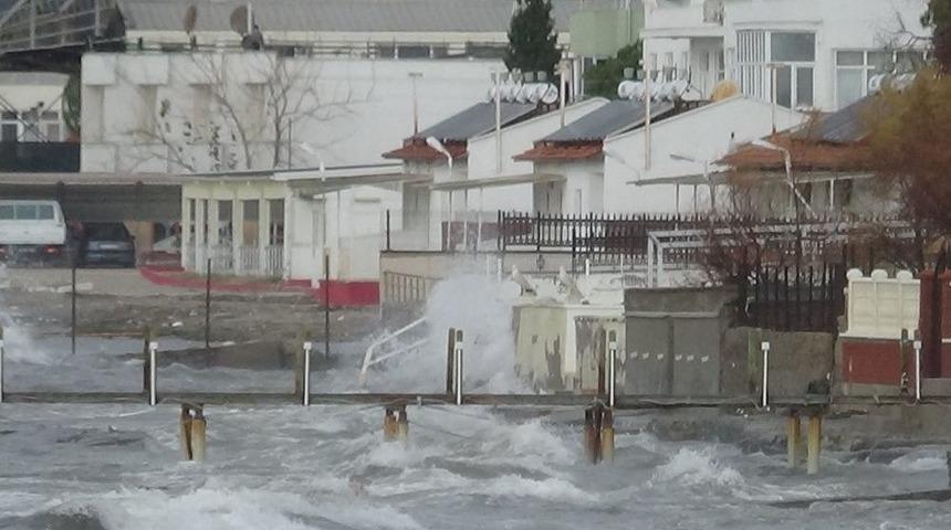 Kuzey Ege&rsquo;de Fırtına Bekleniyor