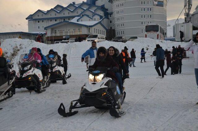 Bursa’ya Arap Turist Yağdı, Uludağ Ve Bursa’daki Oteller Doldu