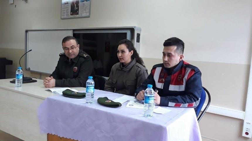 Öğrencilere Jandarma Meslek Tanıtımı Yapıldı