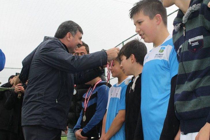 Kepsut Şampiyonu Vefalı Yurt Oldu G1