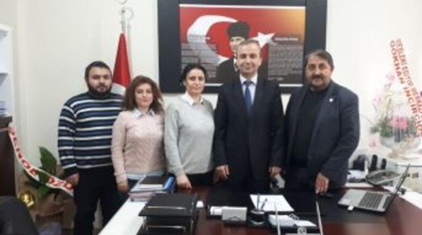 Baş, Gazetecilerden Destek İstedi