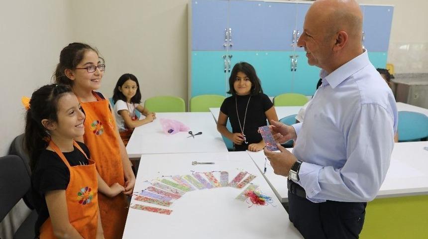 Başkan &Ccedil;olakbayrakdar, Kocasinan Akademi&rsquo;nin &Ouml;ğrencilerini Ziyaret Etti