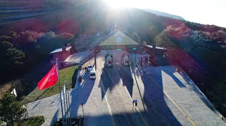 2 G&uuml;nde 50 Bin Kişi Uludağ&rsquo;a &Ccedil;ıktı